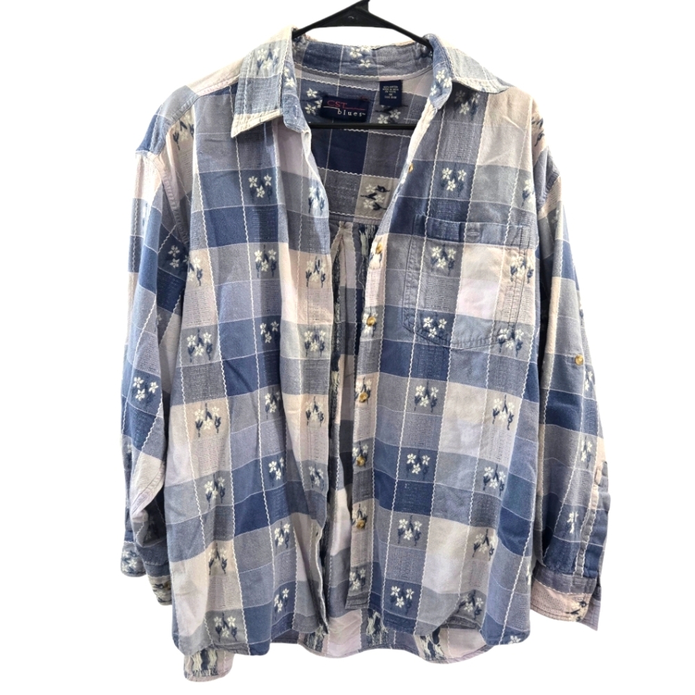 CST Blues Floral Blue and White Button Down Women’s Size 1X